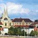 Emauzy založil Karel IV. a studoval v nich Jan Hus. Dnešní tvář jim vtiskl nálet