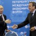 Putin vytiahol Schrödera a hovorí o mieri. Nemecký minister mu poslal ostrý odkaz