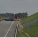VIDEO: Z týchto záberov tuhne krv v žilách. Vodič BMW v plnej rýchlosti vrazil do kamióna