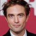 Na filmovom pľaci sa zamiloval do hereckej kolegyne, šťastie však našiel pri inej. Herec Robert Pattinson oslavuje 40 rokov