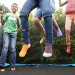 Obyčajné zakopnutie mu navždy zmenilo život: Chlapec po nehode v trampolínovom parku ochrnul