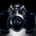 Brutalitu Aston Martinu natočili při testech na okruhu v Portimao. Vypadá jako Batmobil, zní jako staré F1 a je rychlý jako ty nové