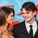 Priehľadná róba, ktorá vzala dych: Kaia Gerber zažiarila na premiére ako jej legendárna mama. Všetci riešia jediné - tohto chlapa!