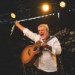 RECENZE: Michal Prokop na živáku "Live 80" slaví a ukazuje, jak skvěle Framus Five šlape