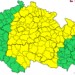 Silné bouřky odpoledne zasáhnou většinu Česka. Hrozí nárazy větru i menší kroupy