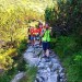 Pošmyknutie na chodníku a bolestivý pád: Pri Roháčskych plesách museli zachraňovať 74-ročného turistu
