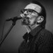 RECENZE: Temný bard Phil Shoenfelt našel své punkové srdce. Na "Ugly Songs For Ugly Times" je ostrý jako břitva
