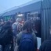 Místo dvaceti minut tři čtvrtě hodiny. Uzavírka tunelů v Brně způsobuje kolony, někde dopravu řídí policie