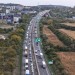 Kolóny na D2 vyhnali vodičov na polia. Záhorie čelí problému, ktorý sa opravami neskončí