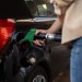 Zmiešaný týždeň na čerpacích staniciach: Benzín mierne dražel, nafta naopak prekvapila výrazným poklesom