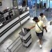 Krádež za tisíce eur: Neznámy páchateľ odcudzil veci zo zaparkovaného auta, polícia žiada verejnosť o pomoc