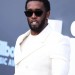 Odsouzený Diddy si užíval ve vězení luxus, měl koňak i mobil. Rappera přemístili