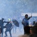 Ve Francii začaly protesty kvůli zdražování. Policie použila i slzný plyn