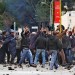 V Albánii pokračují studentské protesty. Policie použila slzný plyn i granáty