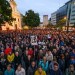 AKTUÁLNE Bratislava na nohách! Na námestí SNP sa koná PROTEST zvolaný opozičnými stranami